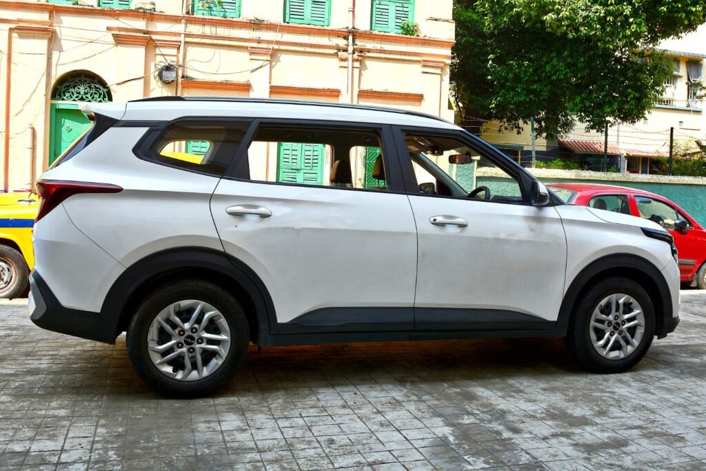 Kia carens prestige 2022 driven only 12000kms for sale in Kolkata